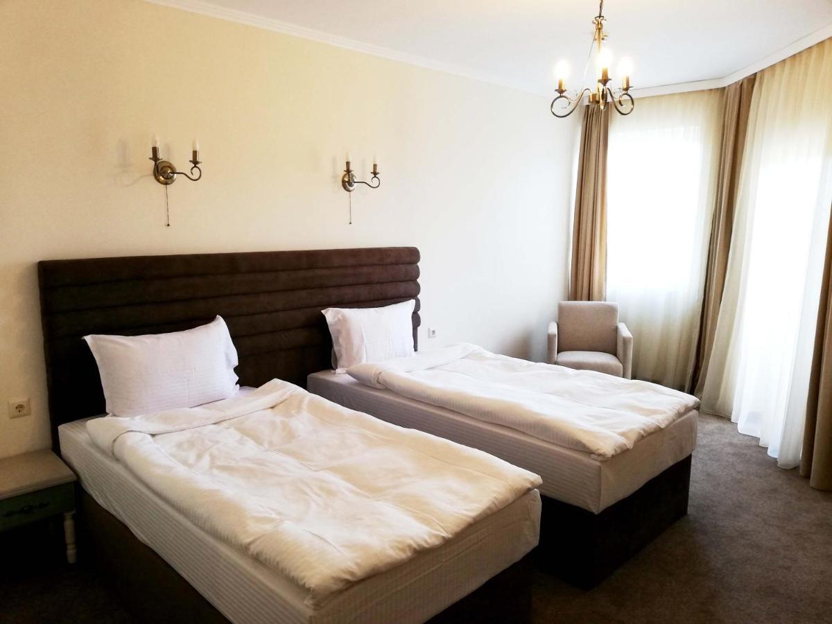 Villa Della Rosa Razgrad Esterno foto